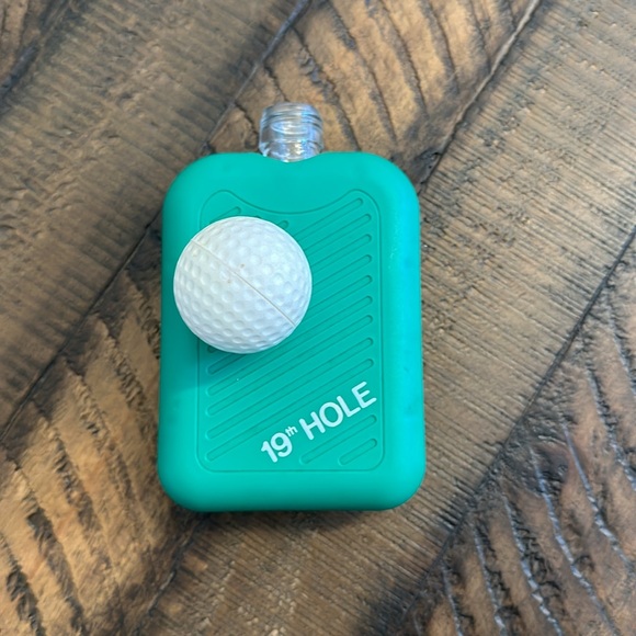 Vintage 19th Hole Flask - Picture 2 of 3